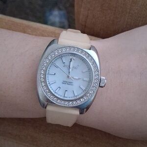 zodiac lady watch